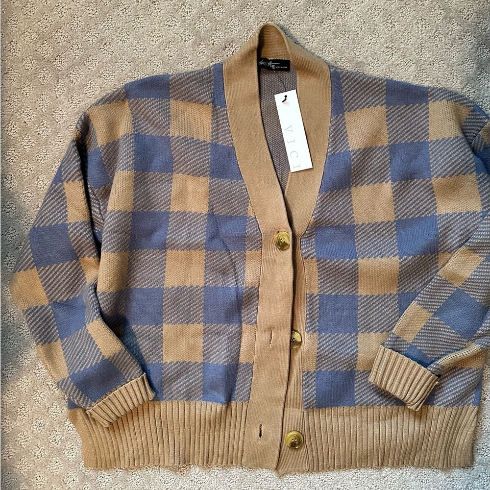 Vici sweater -NWT